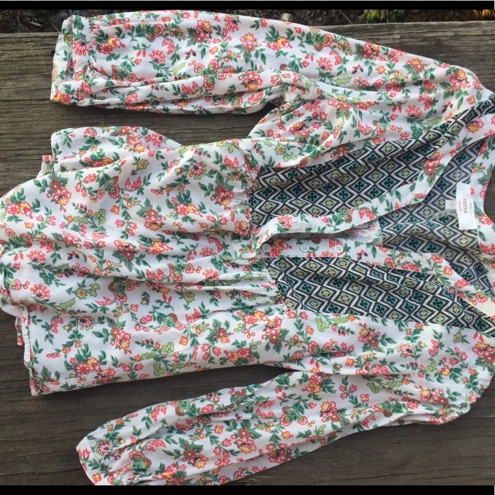 Women’s Small Entro Brand FLORAL 3/4 Sleeve Top